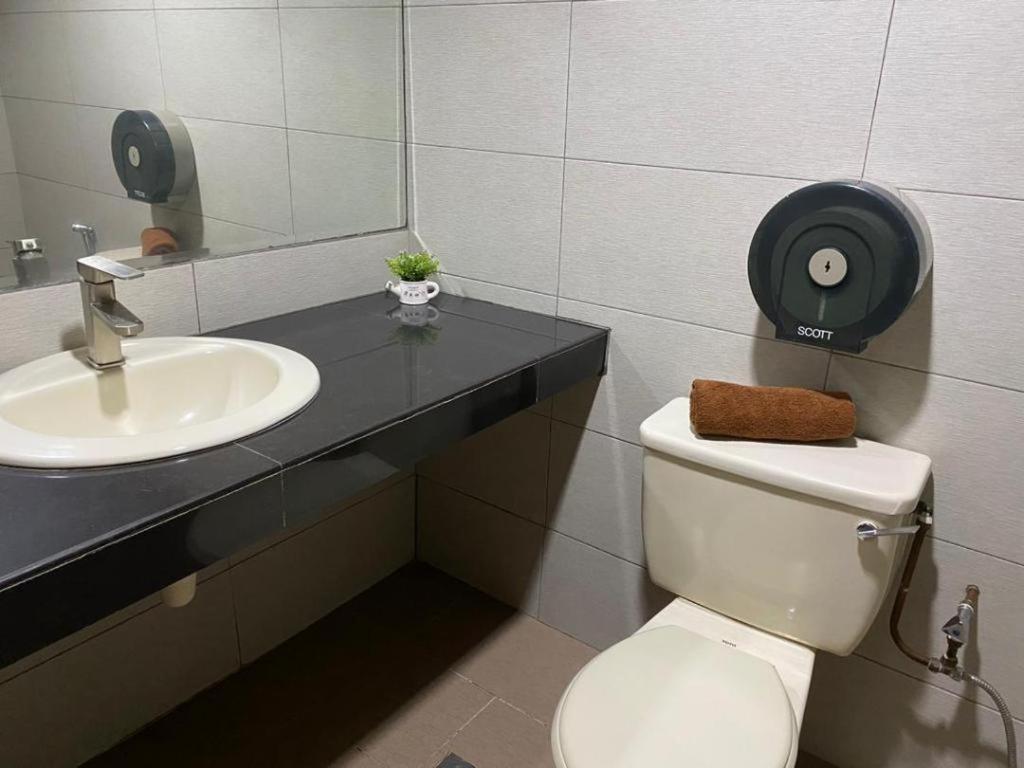 Hotel Perdana Lawas Exteriér fotografie